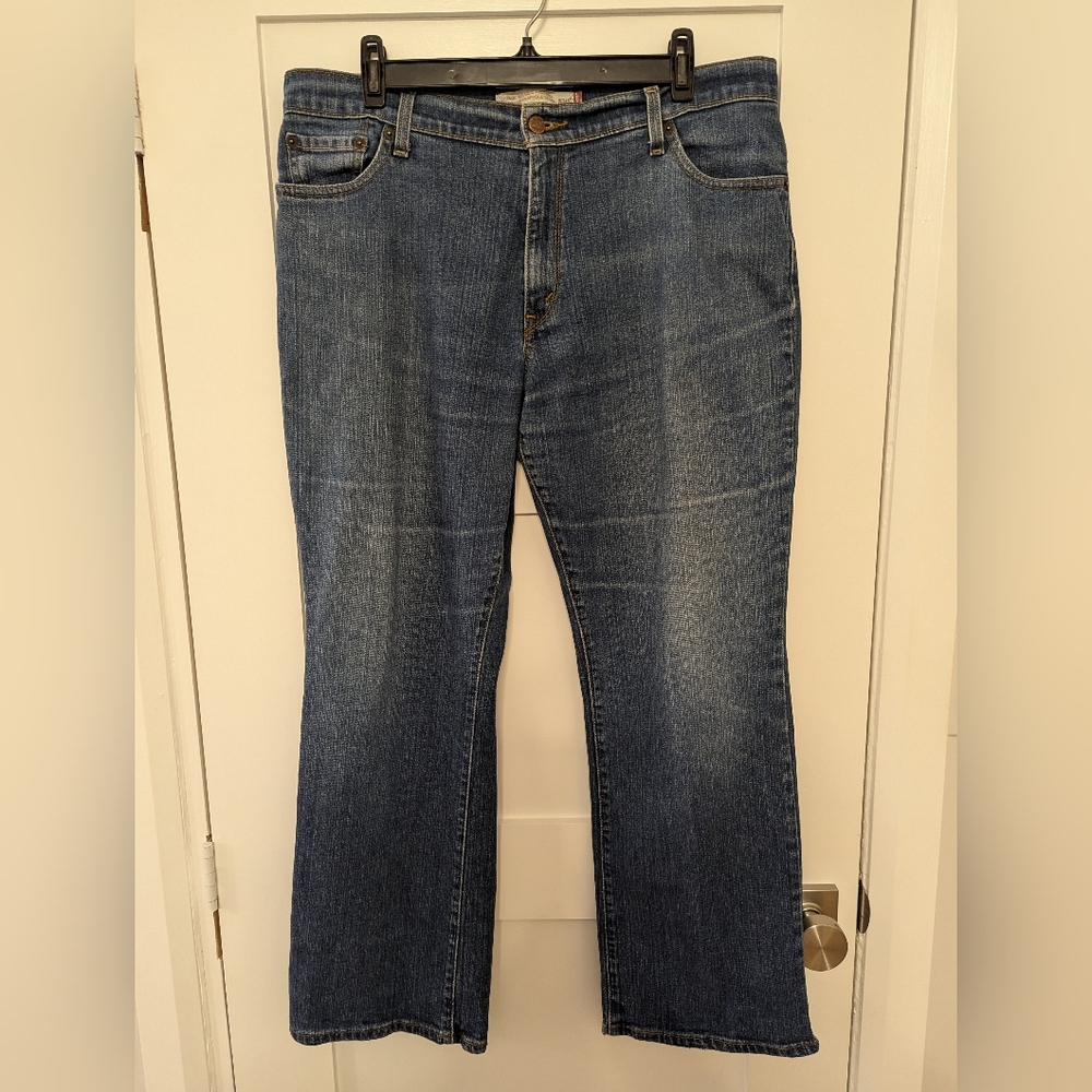 Levi's 550 Relaxed Bootcut Size 14